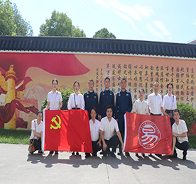 “弘扬红色精神，逐梦万里？铡薄 江苏4001老百汇网站,4001老百汇平台,4001老百汇官方网站集团党支部和工会“易·基金”成员走进军营主题活动