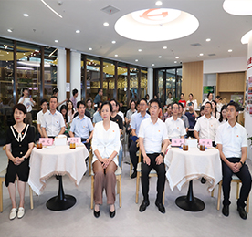 武进区互联网行业沉浸式道德讲堂暨“e心向党 e路奋进”主题党日活动走进武进人民商场