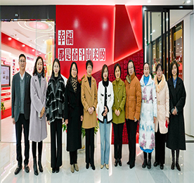 2月28日下午，常州市妇联调研武进“三新”领域妇联组织建设活动走进武进人民商场。