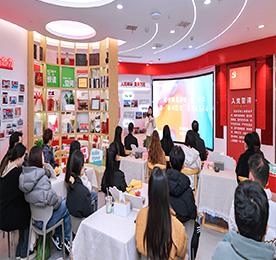 学雷锋·文明实践我行动丨湖塘镇青湖暖“新”暨“春日打造”志愿服务活动走进武进人民商场